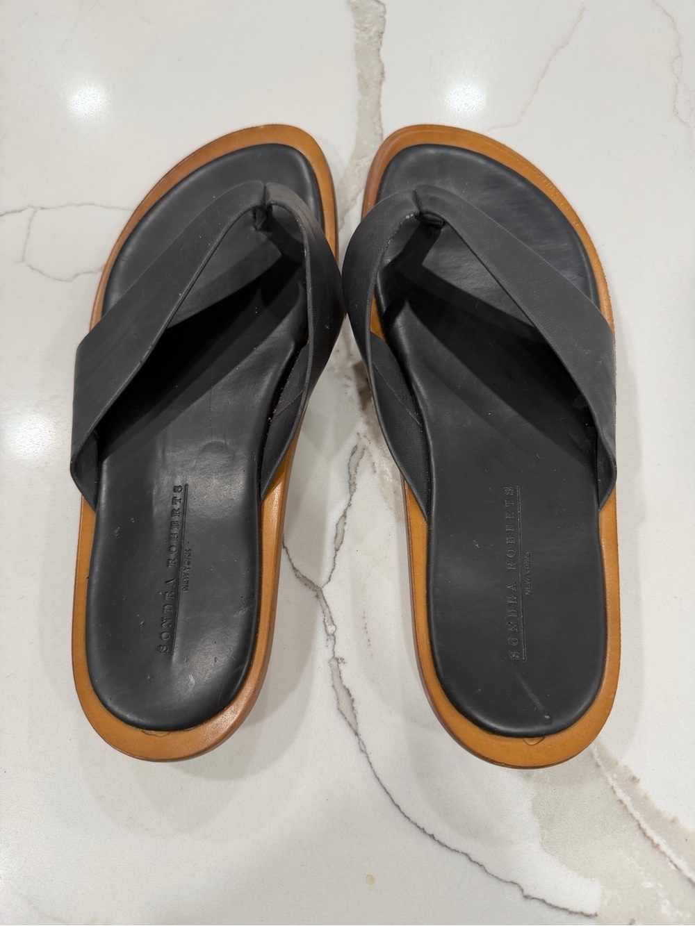Sondra Roberts New York Black Leather Cross-Strap Platform Thong Sandals Size 40